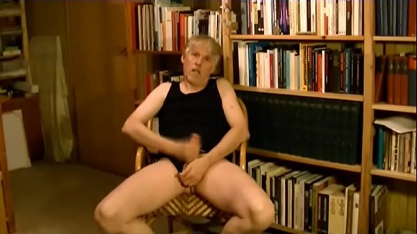 Pornmodel Tom Reider: Working in my library