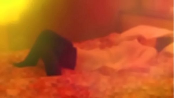 Orgasmi continui che nascono da un grembo profondamente amato con la terapia dell'ipnosi notturna