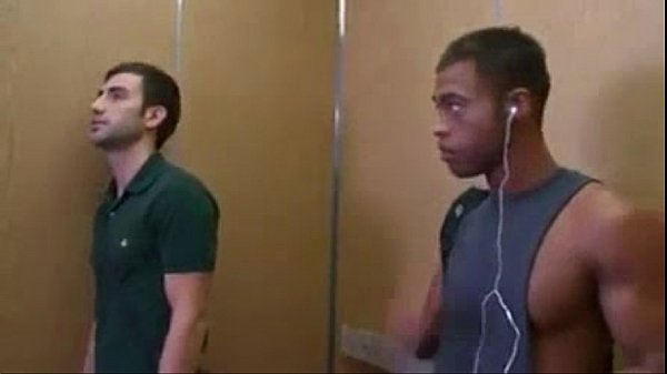 Scopata in ascensore