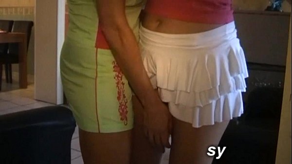 STRAP-ON DILDO BETWEEN GIRLFRIENDS