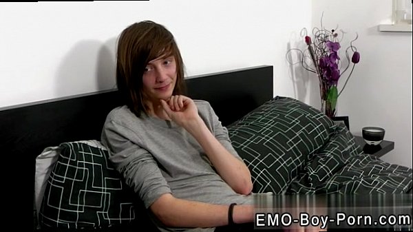 Ragazzo nudo nudo pene emo gay la prima volta che Luke Shaw chiama Redding a casa,