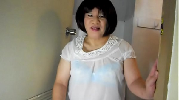 Dick inserito nell'anale Jyosouko Fujiko in piedi alla pecorina