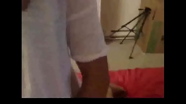 un poco de striptease, mamada y follando con bombón amateur