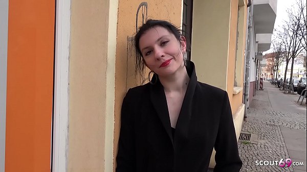 GERMAN SCOUT - KUNSTSTUDENTIN ANNA BEI CASTING ANAL GEFICKT