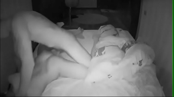 Taxi falso femenino Conductor de grandes pechos montando una polla - mira la parte 2 en MotivePorn.com