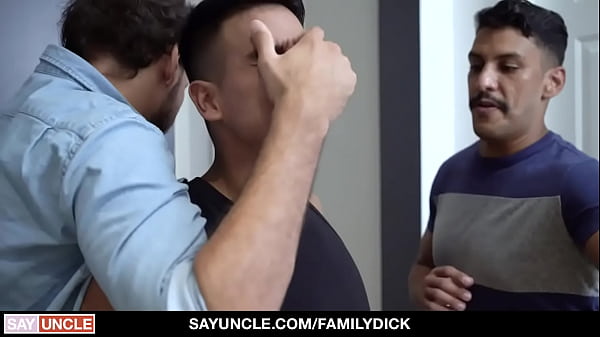 El inocente adolescente Andrew Powers es golpeado durante la Pascua