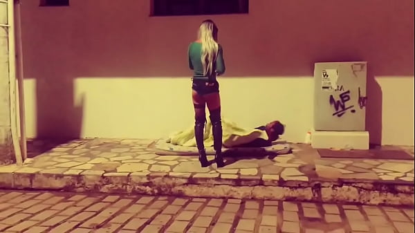 UBER DRIVER RECORDED SAFADA GIVING COOKING TO STREET RESIDENTS ON THE STREET