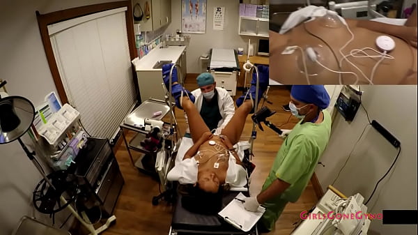 Die kolumbianische Süße Melany Lopez wird zum menschlichen Versuchskaninchen für „Orgasm Research, Inc.“-Studien von Doktor Tampa über GirlsGoneGyno Reup