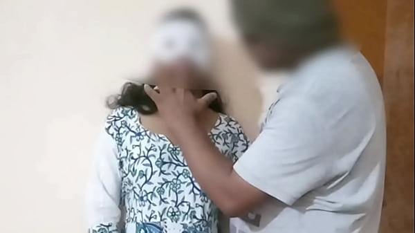 Schöne indische Lehrerin fickt mit Dozentin | Sexypairindia|