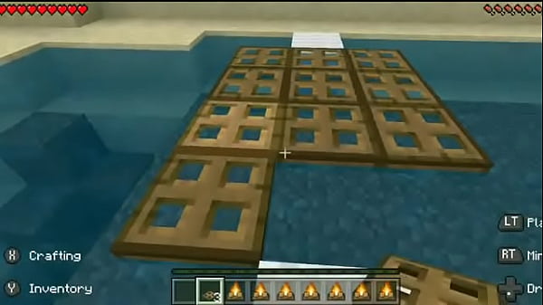 Felix giving tips on building a fugueira in Minecraft