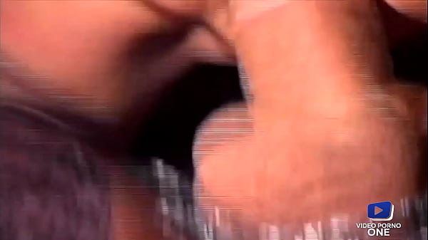 Alexandra, eine blonde Amazone, die es liebt, in den Arsch gefickt zu werden