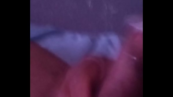 Ich wichse meinen schönen Schwanz, bis ich verrückt werde