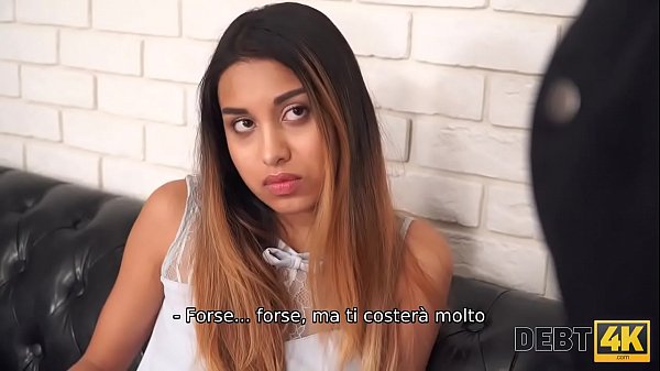 सेक्सी किशोर किशोर खुद का आनंद लेता है