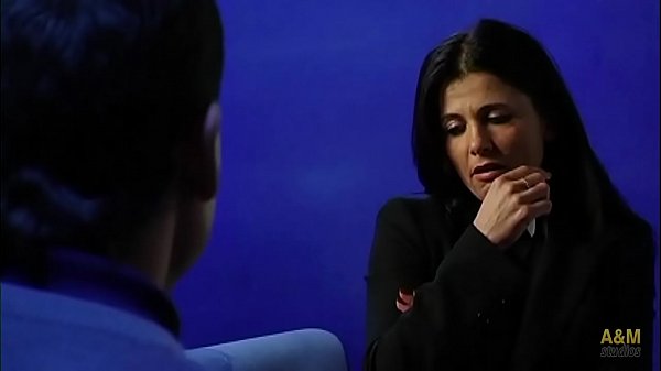 Her boyfriend, a thug with a bad life, leaves her and I take advantage of the situation!!