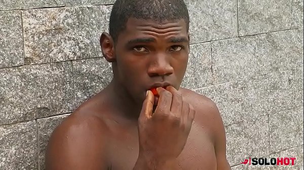 Fernando Dotad&atilde_o exibindo seu p&ecirc_nis superior