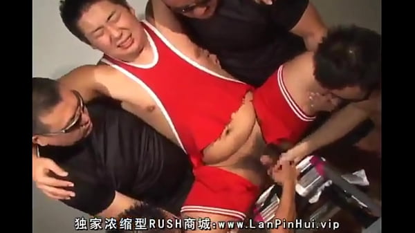 Mũm mĩm Takeru bị 4 kẻ phá hoại