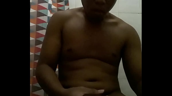 Masterbation kleiner Junge mit großem Schwanz