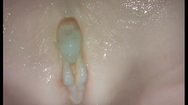 Slender teen giving sextoy a good fucking.(creampie)