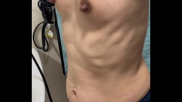 12 de junho de 2025, depois disso, fizemos sexo. Lambi seus mamilos duros e os deixei eretos, e ela alcançou o máximo.