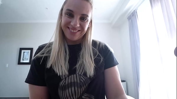 Esperienza di pegging in POV della moglie e ndash_ pompino sensuale, ditalino alla prostata e sborrata con strap-on