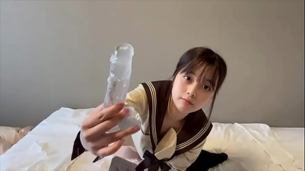 Nach meiner Periode zu masturbieren fühlt sich so gut an ... Ich masturbierte und stellte mir dabei vor, wie ich von einem großen, stinkenden Penis penetriert würde.