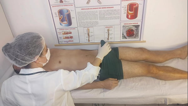 Krankenschwester hat ihren ersten Patienten mit erigiertem Penis!