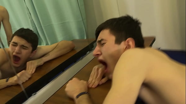 Cute twink wrestlers got horny during training and fucked right on the floor - finished in the guy'_s mouth