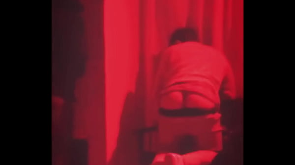 Invito a joven de la calle a mi departamento, le ofrezco dinero para que me folle