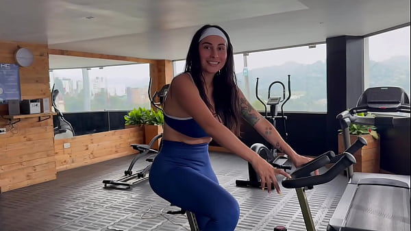 I FUCK WITH MY NEIGHBOR AFTER LEAVING THE GYM