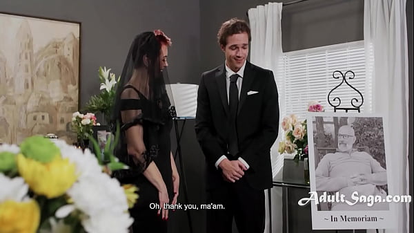 GILF-Witwe fickt junge Organisatorin bei der Beerdigung ihres Mannes – Jayden Marcos, Ruby Lynne