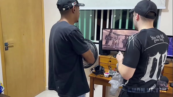 Nerd kid, you can't see a Motoboy who wants to sit on the worker's cock