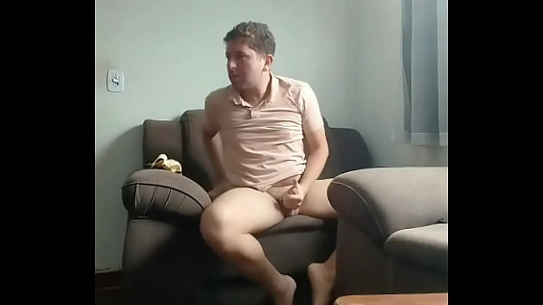 Ik was alleen thuis en pronkte in de woonkamer terwijl ik naar funk luisterde.