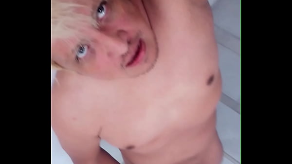 Un ragazzo tranquillo che si fa una sega. 7 novembre 2025.