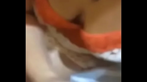 Demütigender Handjob, nur damit der Cuckold es hört und sich noch mehr erniedrigt