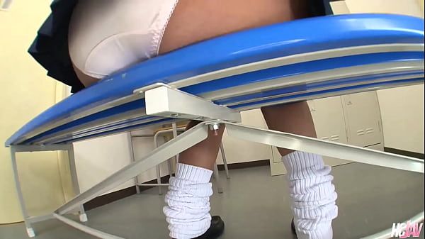 La cheerleader giapponese Yui Aoyama sbatte tutta la squadra