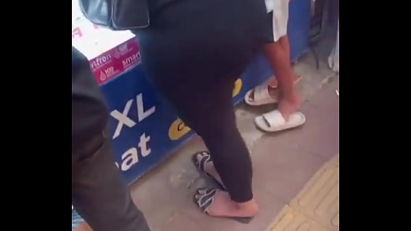 Bokep Indonesia accompanies binor shopping at the stall