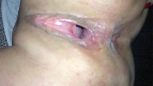 Frau zeigt ihr Inneres