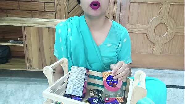 Xxx Indian Desi Village Kaamwali s'est fait enculer avec l'aide de sa chatte