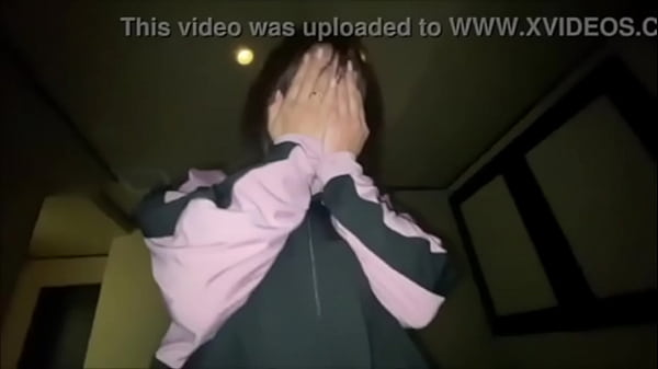 I met up with a married woman from a Twit◯er girl at a convenience store at 2 a.m., and after we drove, we went to a love hotel and had her lick my balls, and we both orgasmed.