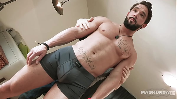 Potenzieller Kellner zeigt sein großes Kapital – Zack Lemec – Maskurbate