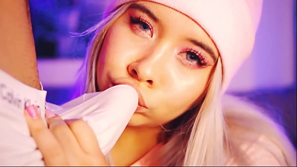 The Medell&iacute_n Slut with the Angelic Smile Loves to Be by Huge Dicks, Her Mouth Always Open for More!