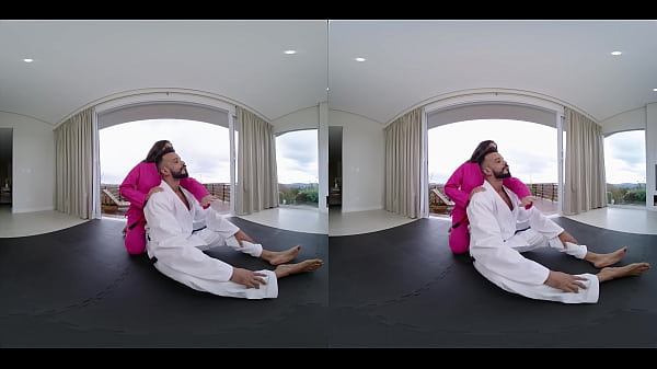 ¡Lucha conmigo y golpéame por detrás! - Porno virtual real