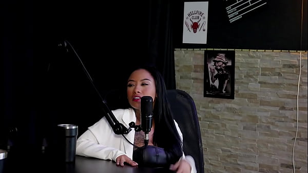 He wants to do it with a transsexual, he sat on his dick thinking about a pussy, he revealed what a man needs to have - Paulistinha (SHEER/RED)