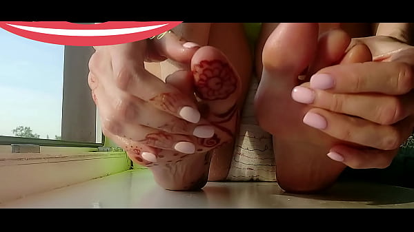 my sweet oily legs and fingers, I do a foot massage and a candle with panties because I'_m without a skirt / foot feetish GinnaGg