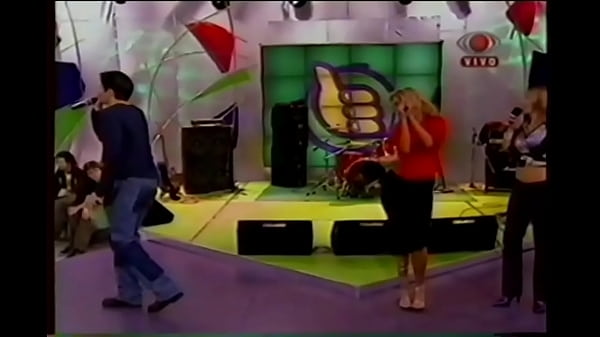 Ellen Rocche strip-tease blanc bik&iacute_ni (Super Positif) 2001