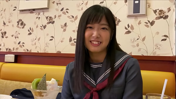 Fa una faccia riluttante e contrattacca con il pistone di arresto continuo in posizione da cowgirl. Una JK dal cuore puro che corre su per le scale per adulti con un creampie crudo. Una liceale innocente si trasforma improvvisamente in una ragazza cattiva.