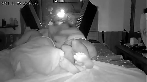 gostosa capota sem calcinha de bunda pra fora