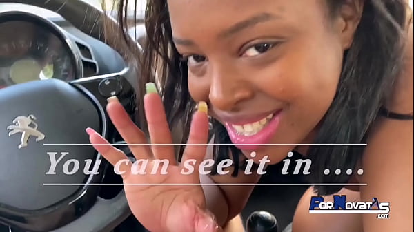 Giovane mulatta scopa in macchina Dulce Paris con Victor Bloom