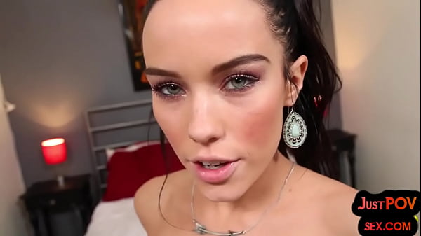 POV amateur de tetas medianas primer plano follada después de oral