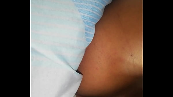 L'étudiant ne va pas en classe pour faire du porno et gagner de l'argent, de bons articles de toilette